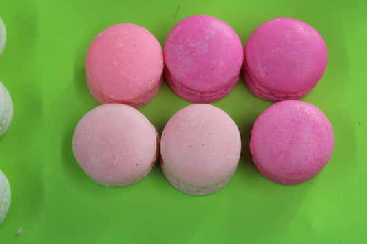 AWM-Strawberry Macaroons