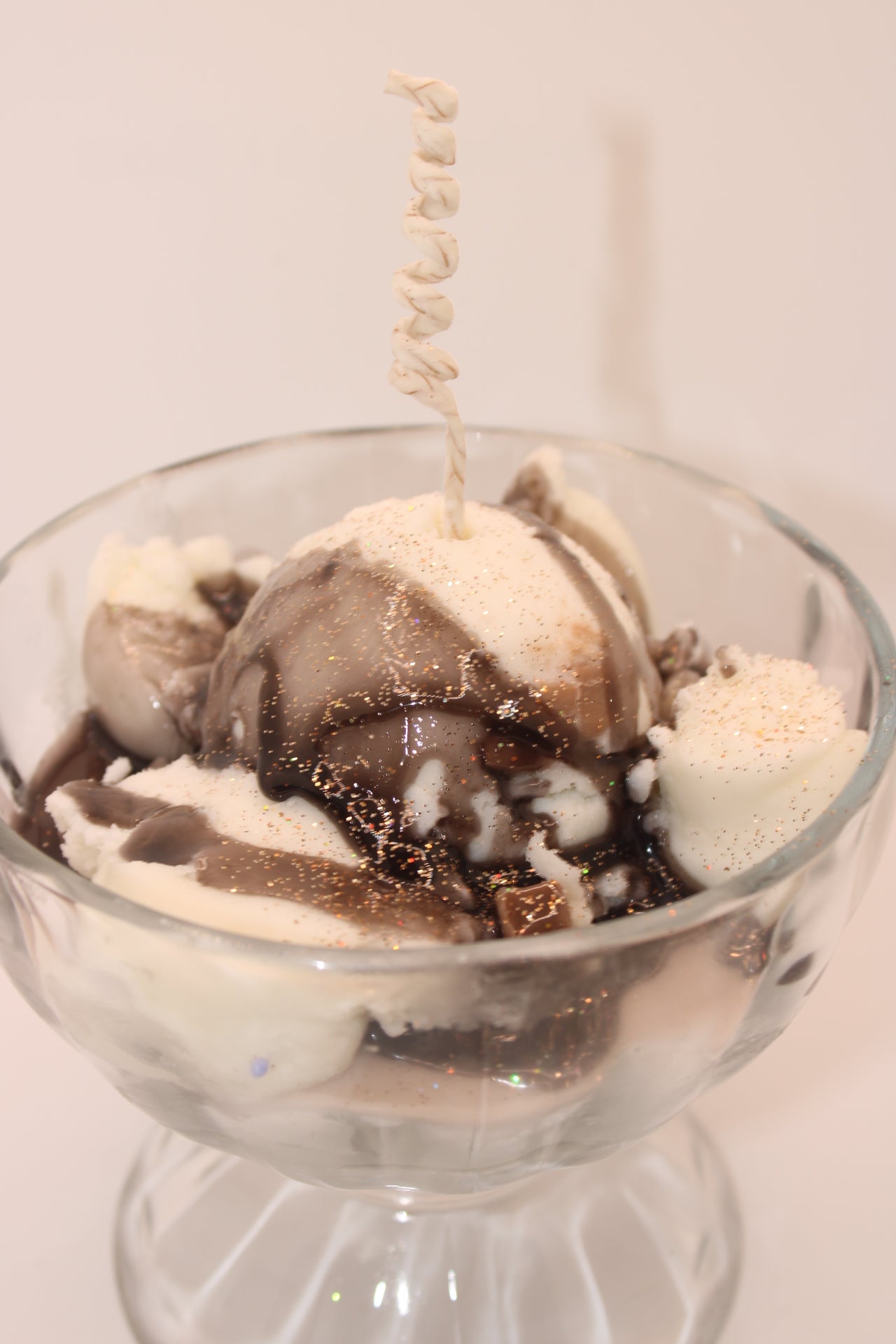 ADC- Vanilla Ice Cream Chocolate Drizzle Sundae (XL)Candle